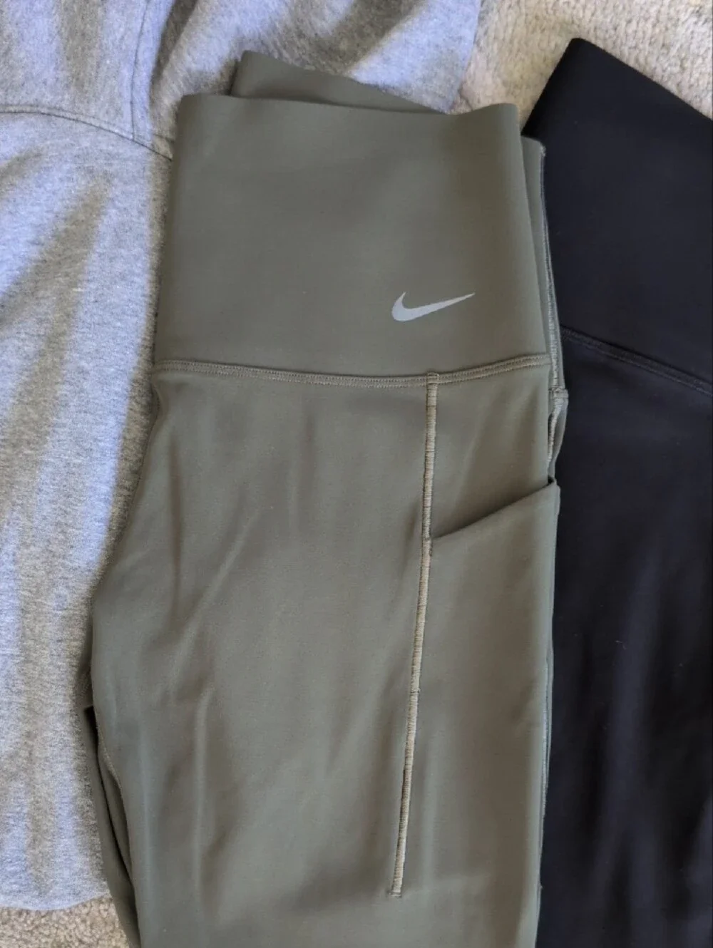Nike Universa Olive Green Leggings